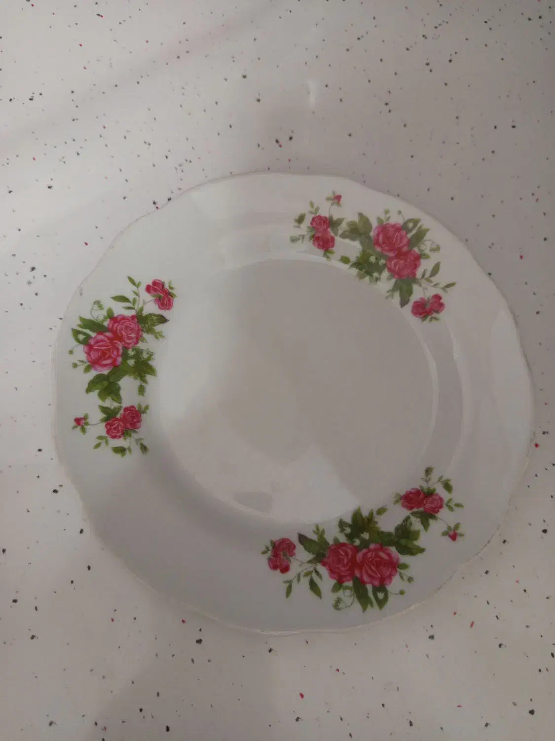 ظروف چینی گل سرخ|ظروف سرو و پذیرایی|قم, علی آباد سعدگان|دیوار