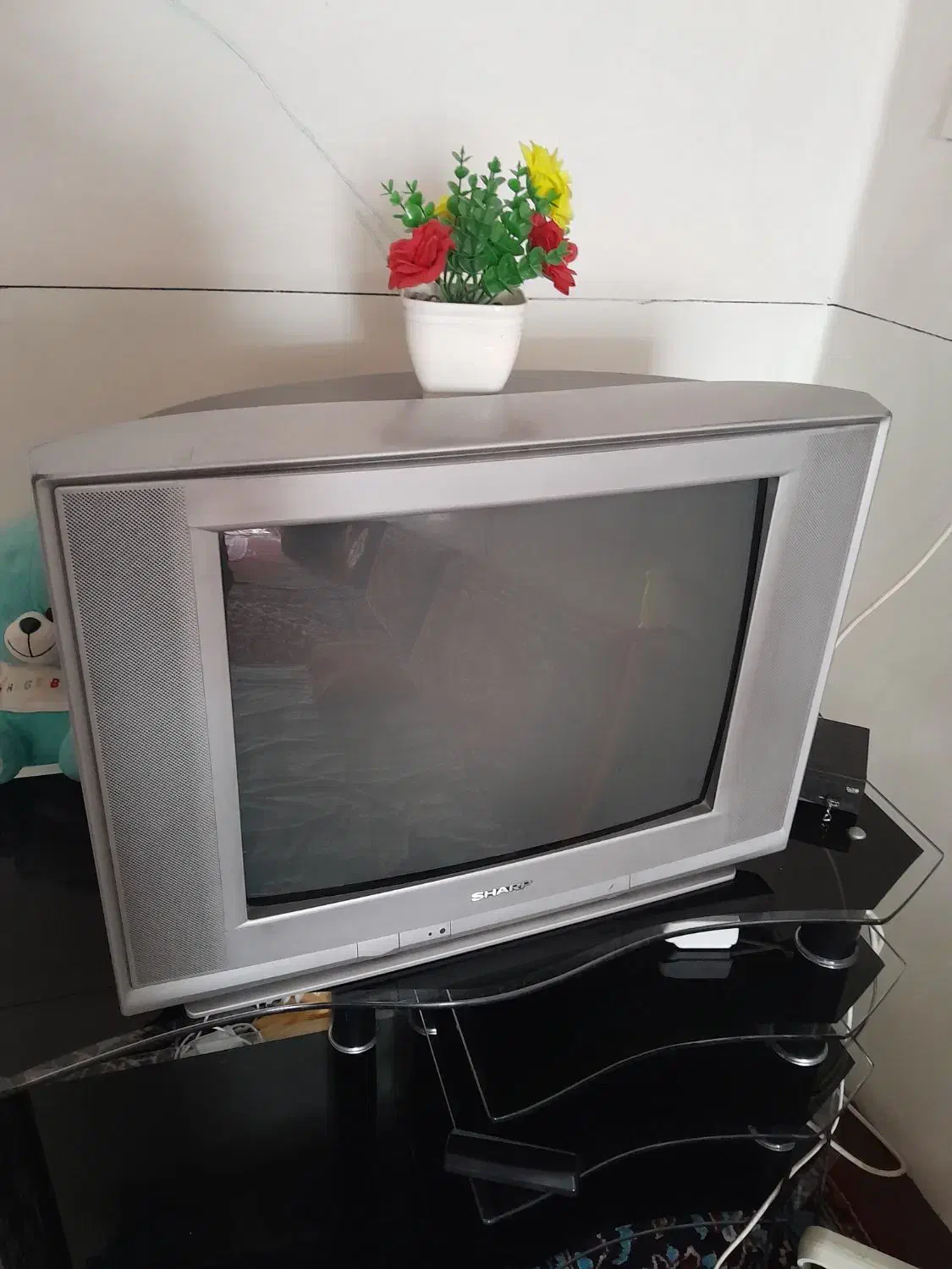تلویزیون سالم بقیمت ۱۵۰۰۰۰۰تومان|تلویزیون و پروژکتور|قیدار, |دیوار