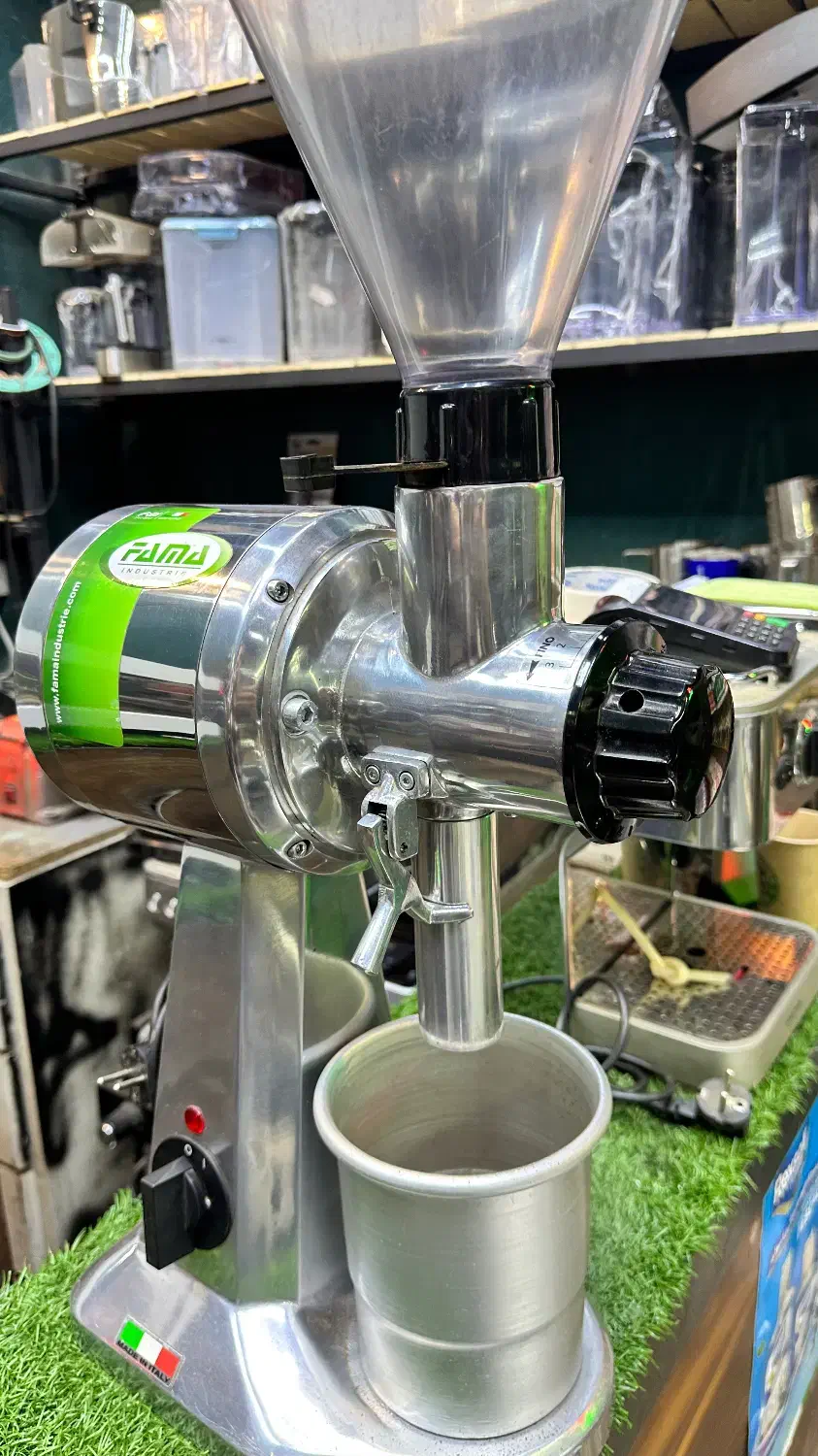 اسیاب فله زن فاما|کافی‌شاپ و رستوران|کرج, برغان|دیوار