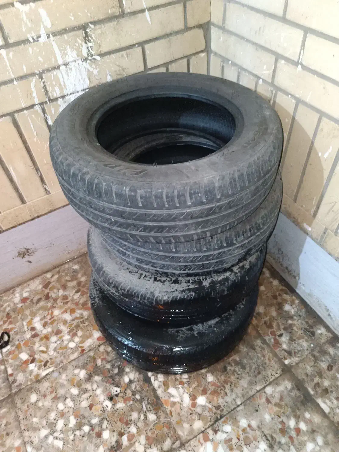 تایر بارز و تایر خارجی رینگ 14|قطعات یدکی و لوازم جانبی|شوشتر, |دیوار