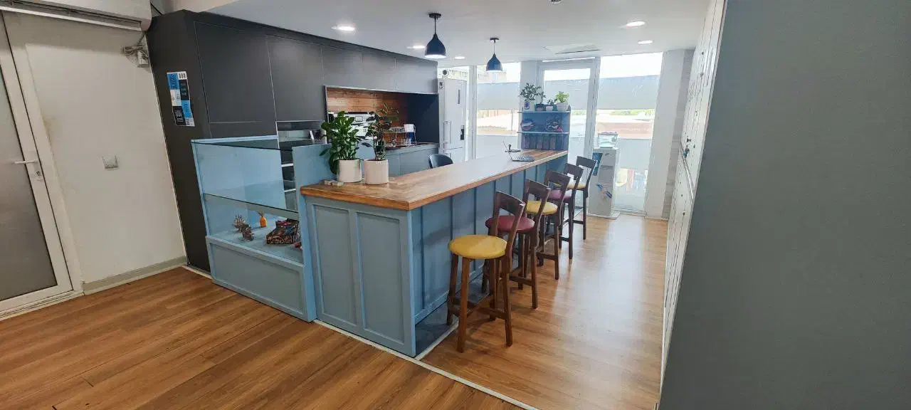 کانتر MDF پلی یورتان نئوکلاسیک (در حد نو)|فروشگاه و مغازه|بندرعباس, |دیوار