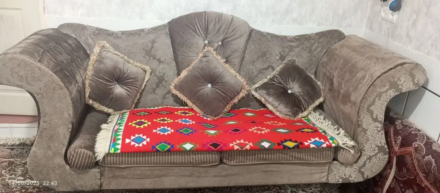 مبل 7نفره|مبلمان خانگی و میز عسلی|بروجن, |دیوار
