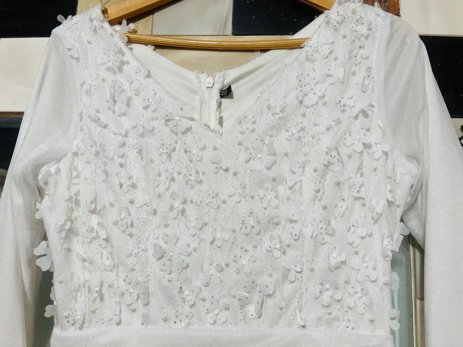 لباس عقد|لباس|اسلامشهر, مطهری|دیوار