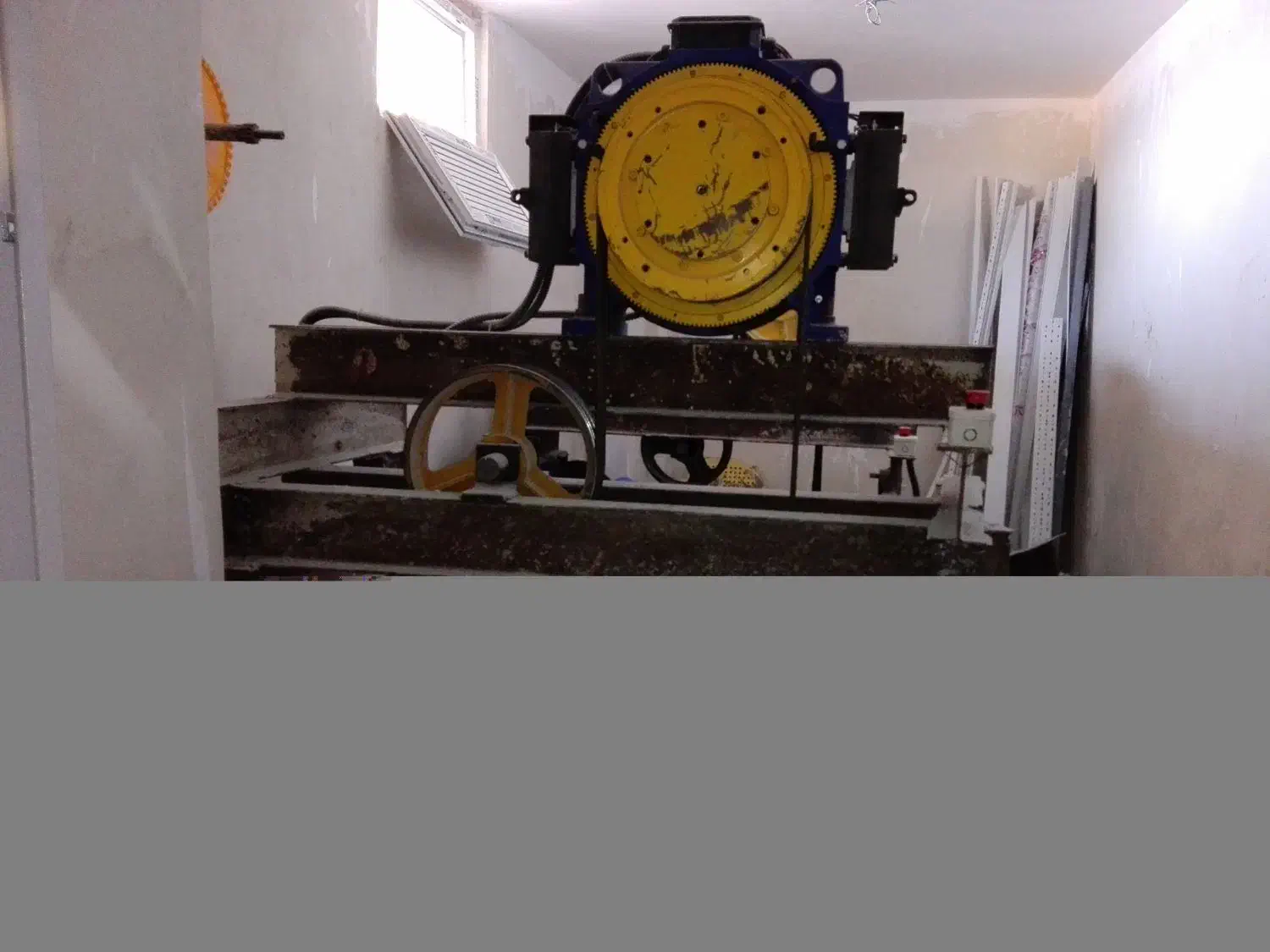 طراحی و مونتاژ انواع اسانور کششی، هیدرولیک، MRL|مصالح و تجهیزات ساختمان|قائم‌شهر, |دیوار