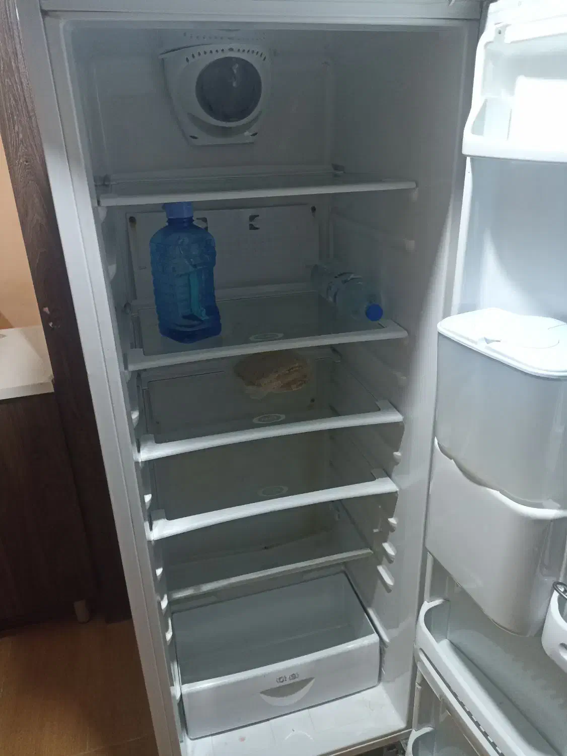 یخچال|یخچال و فریزر|صدرا-فارس, فاز ۱|دیوار