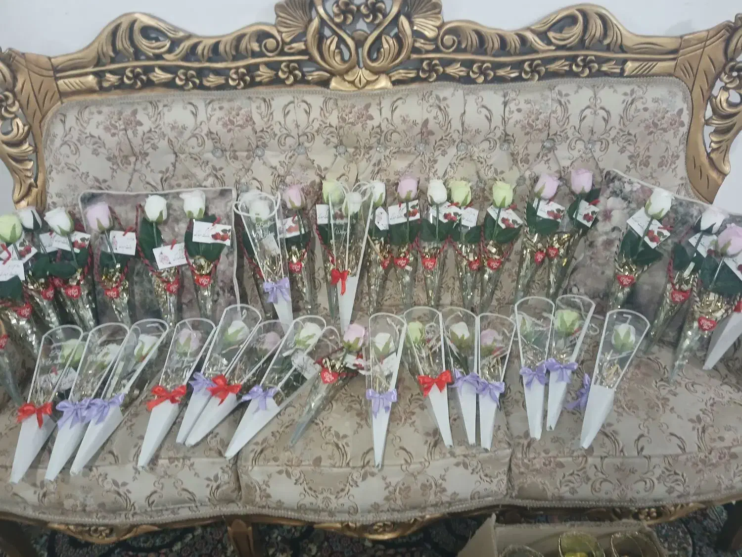 تعدادی گل به مناسبت روز مادر و روز زن|گل مصنوعی|الوند, |دیوار