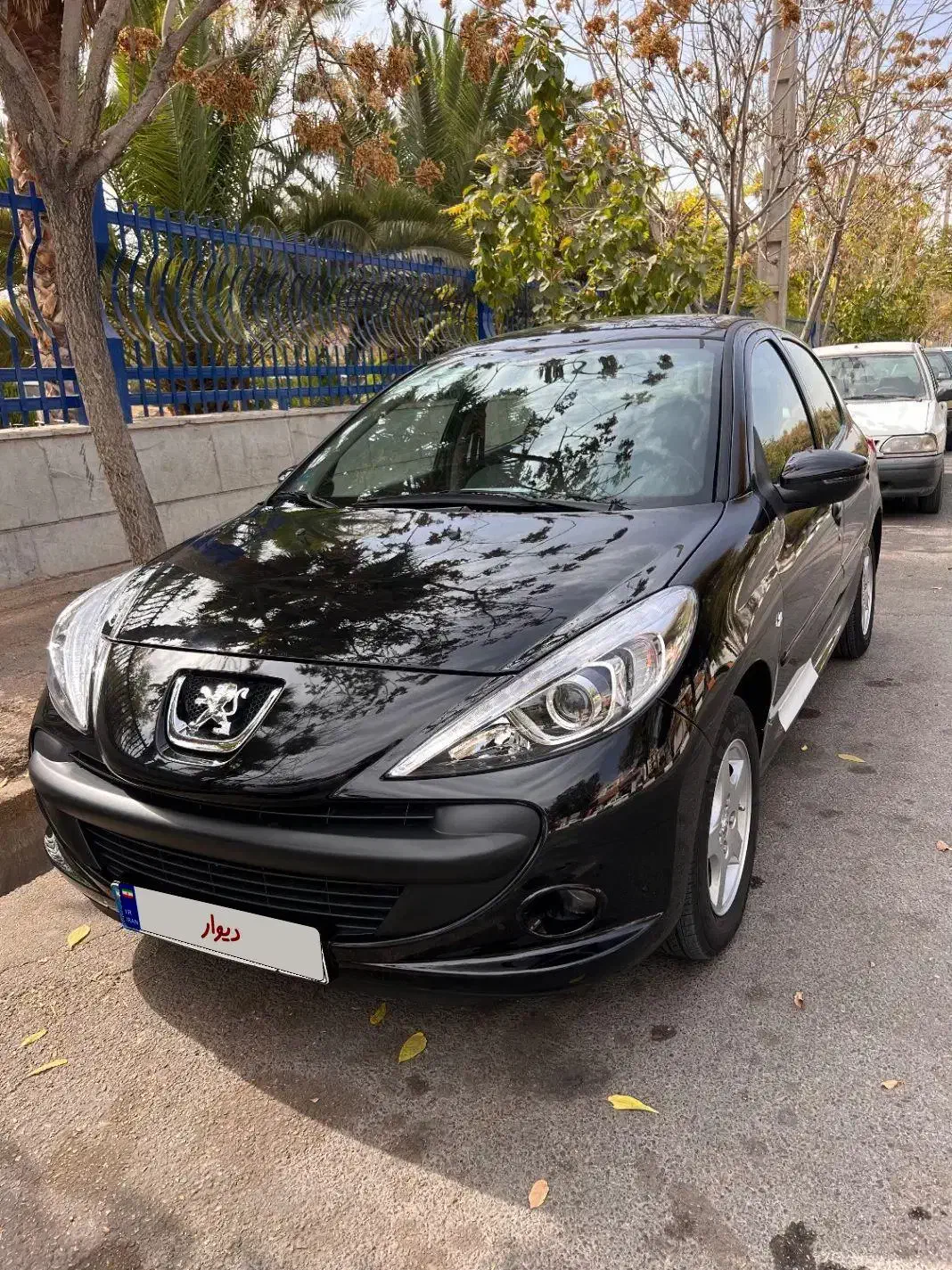 پژو 207 سقف پانا فول ‌ترین حالت فابریک|خودرو سواری و وانت|شیراز, کیان شهر|دیوار
