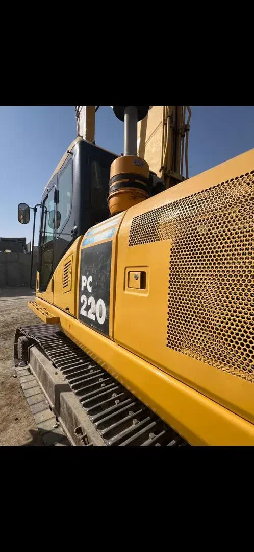 فروش بیل مکانیکی کوماتسو PC 220 خط 7|خودرو سنگین|مشهد, آزادشهر|دیوار