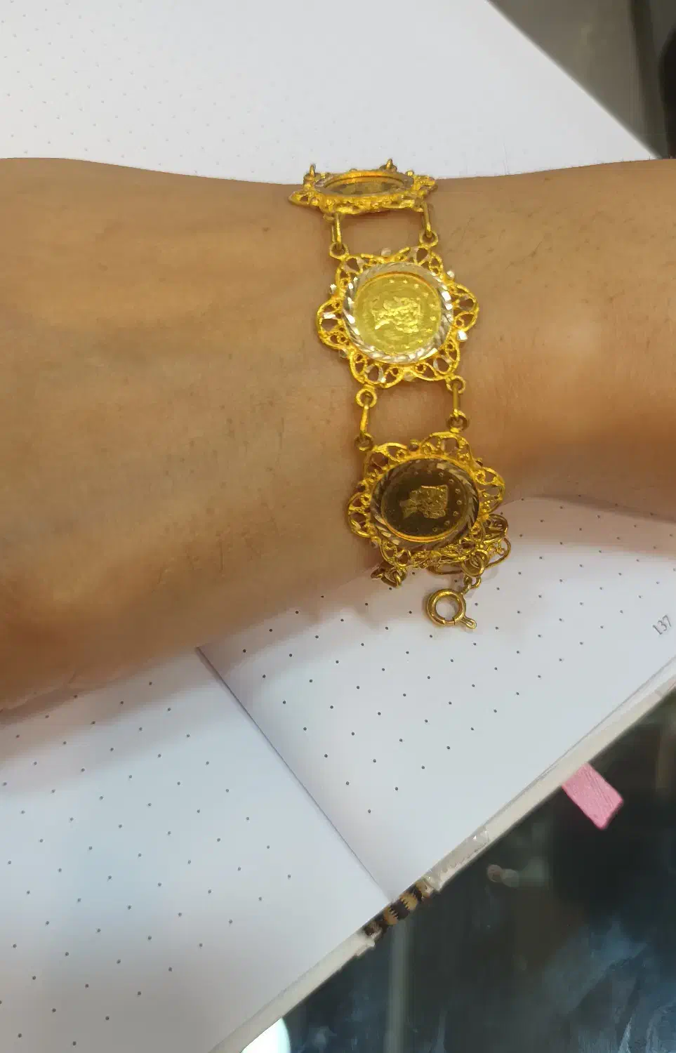 دستبند طلا ویکتوریا|جواهرات|سبزوار, قصبه غربی|دیوار