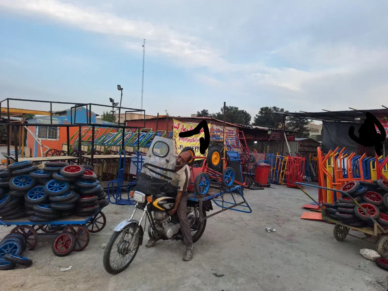 همکار خانم منشی.ادمین حضوری.فروشنده.جواب گویی تلفن|استخدام اداری و مدیریت|تهران, شهید رجایی|دیوار