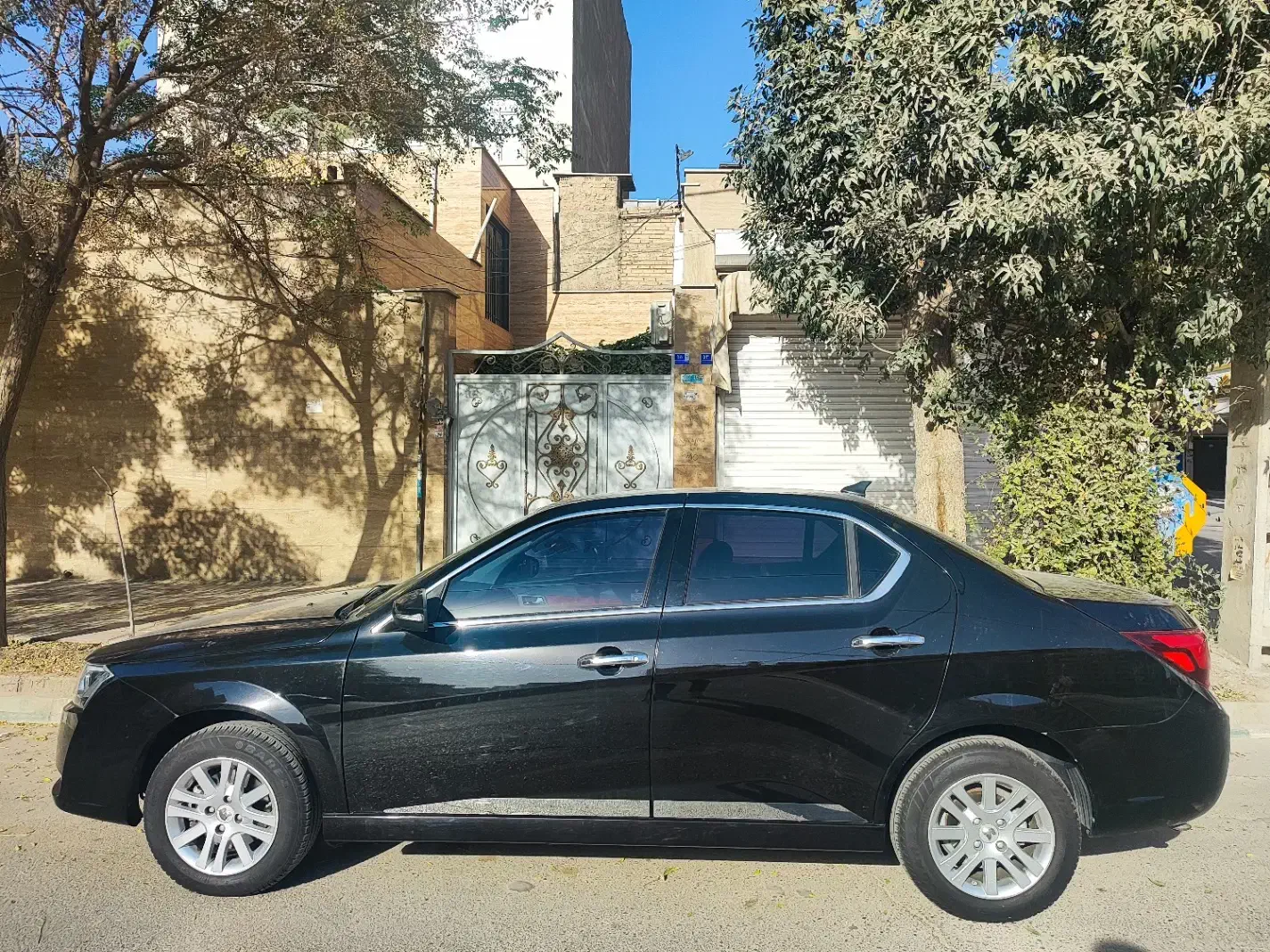 دنا پلاس ۶ دنده|خودرو سواری و وانت|پرند, فاز ۲|دیوار