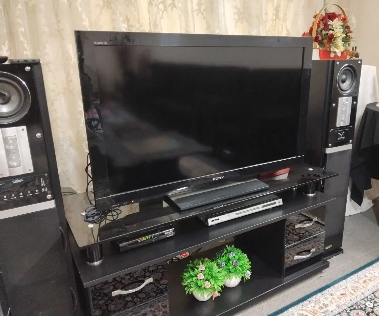 تلویزیون ال سی دی سونی ۴۲ بهمراه میز|تلویزیون و پروژکتور|گنبد کاووس, |دیوار