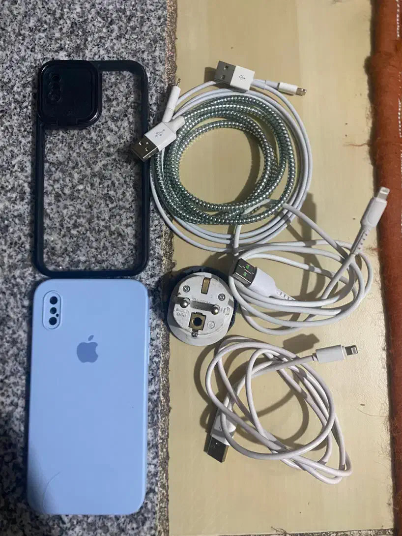 کابل و قاب ایفون|لوازم جانبی موبایل و تبلت|سبزوار, هفت تیر|دیوار