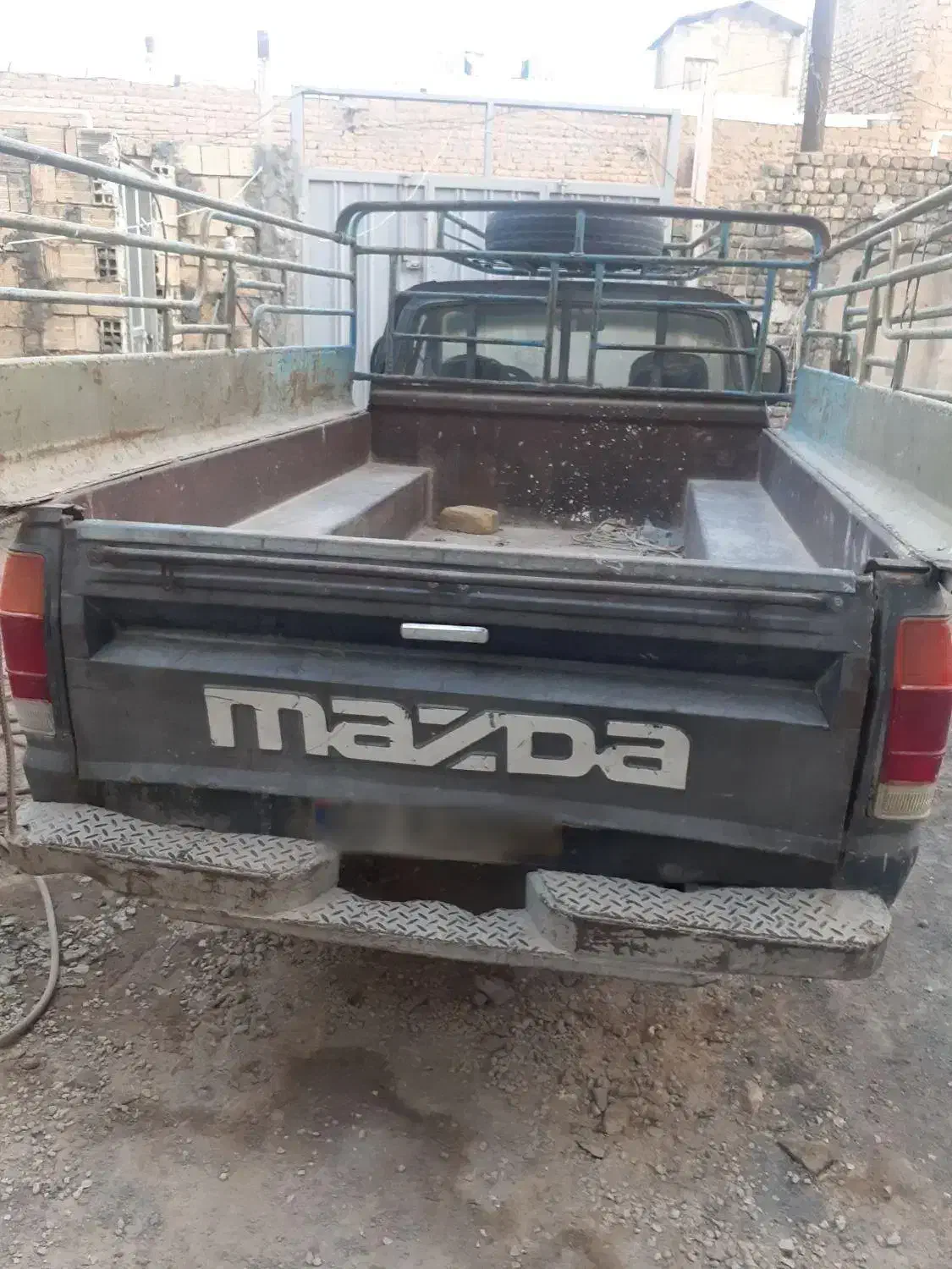 مزدا ۱۶۰۰|خودرو سواری و وانت|فلاورجان, |دیوار