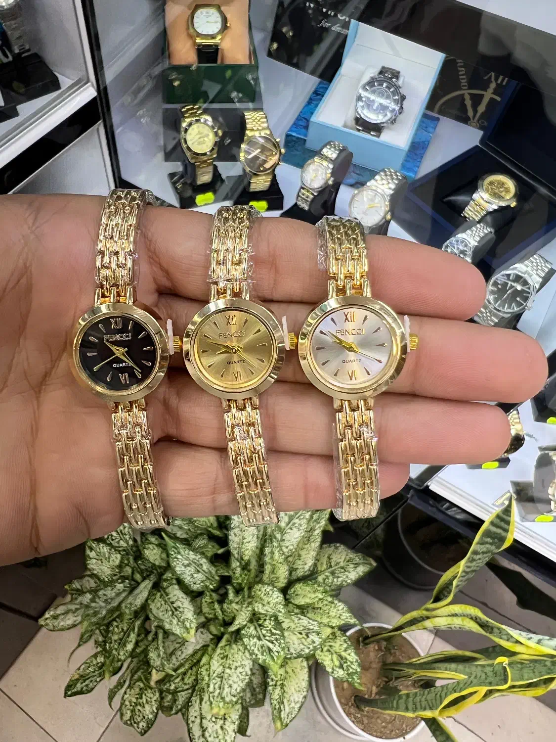 ساعت زنانه فنسی(بسیار ظریفو خوش دست )|ساعت|قم, ارم|دیوار