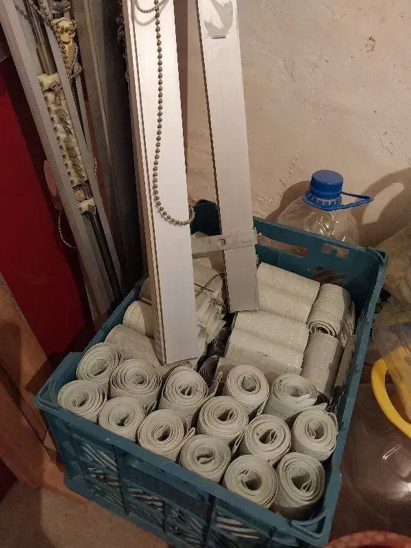 پرده عمودی دست دوم در حد نو سالم و تمیز|پرده، رانر، رومیزی|سقز, |دیوار