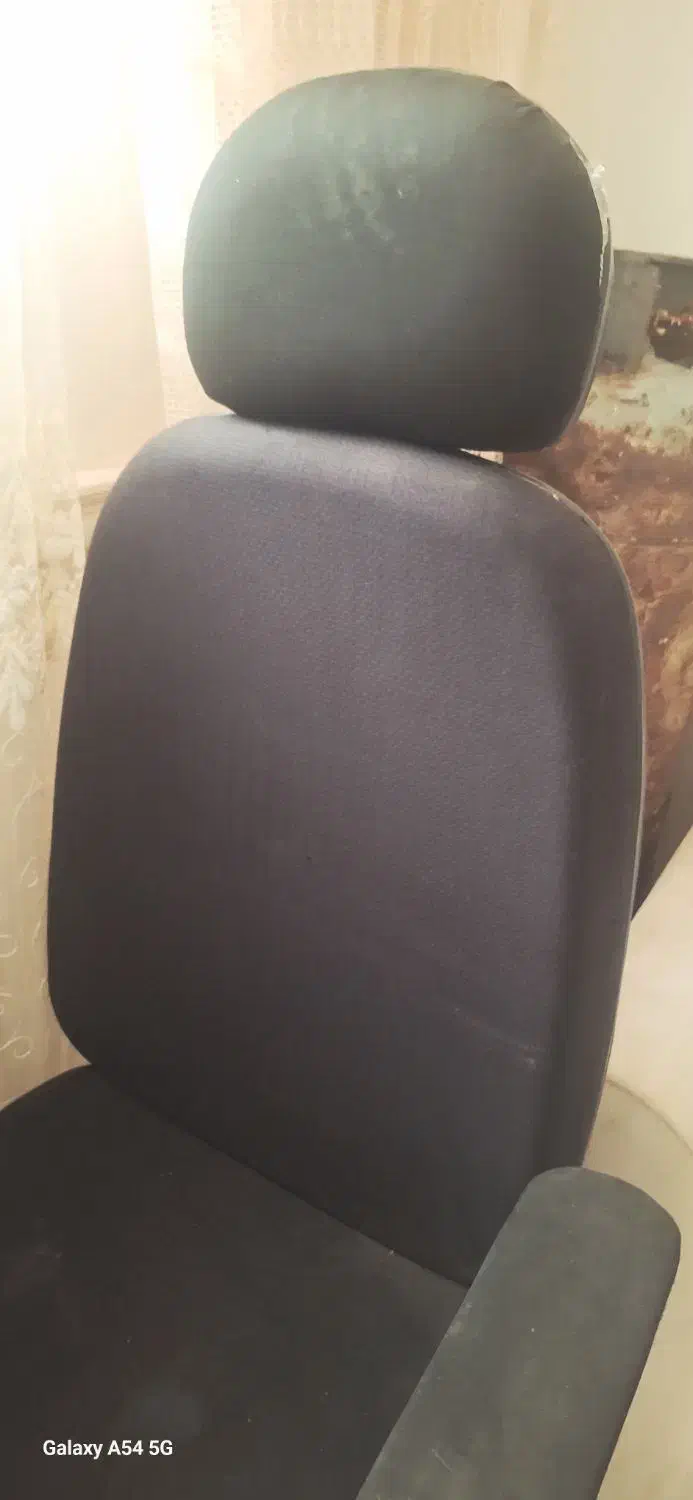 صندلی ارایشگری|آرایشگاه و سالن‌های زیبایی|ورامین, قويينک زهری|دیوار