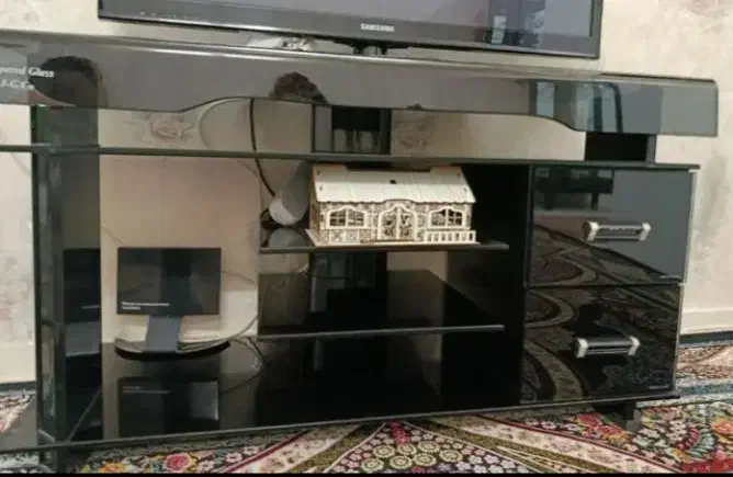 میز شیشه ای ترک  خارجی بسیار تمیز|میز تلویزیون|کوهدشت, |دیوار