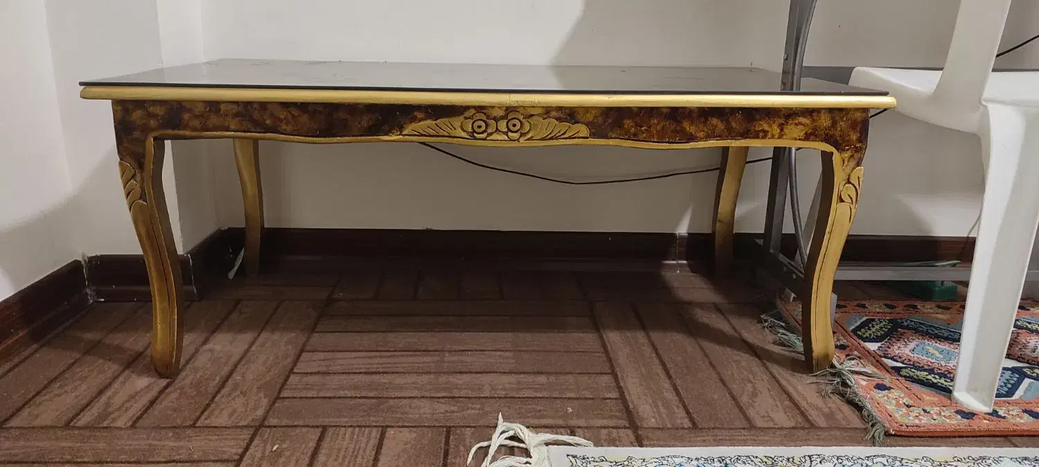 میز چوبی بزرگ|مبلمان خانگی و میز عسلی|کرمانشاه, |دیوار