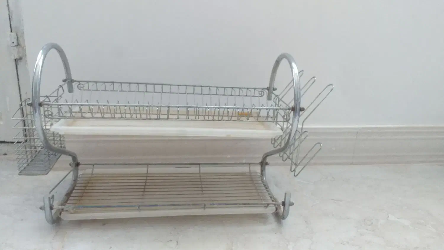 ابچکان|آب‌چکان و نظم‌دهنده ظروف|تربت‌حیدریه, سرمحله|دیوار