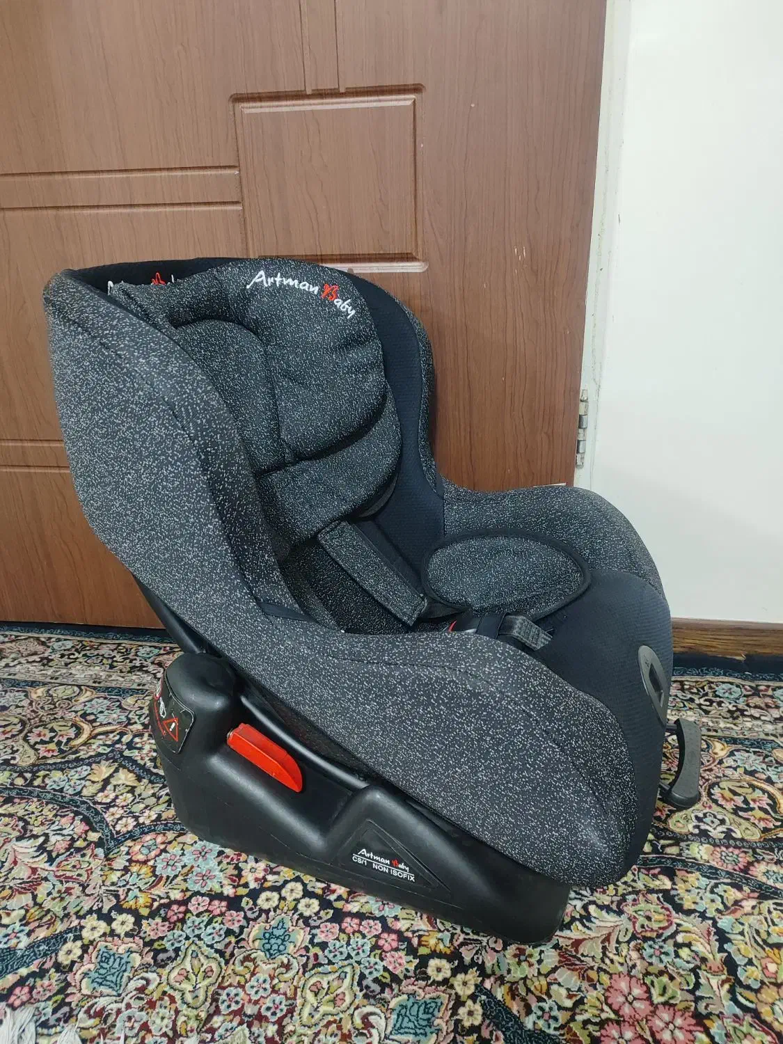 صندلی کودک ماشین|تخت و صندلی بچه|سمنان, |دیوار