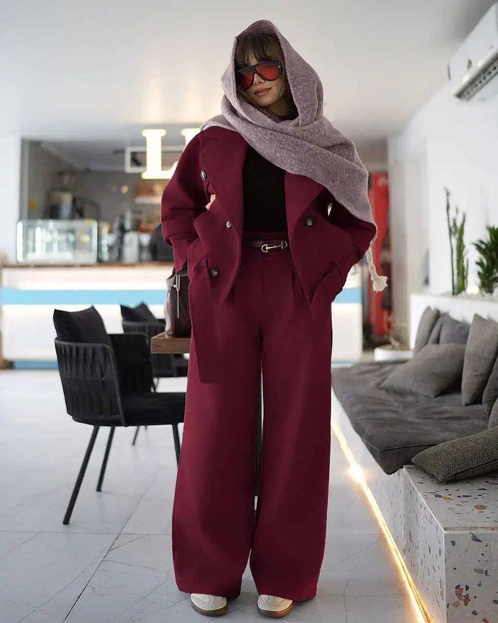 ست پشمی|لباس|صدرا-فارس, فاز ۱|دیوار