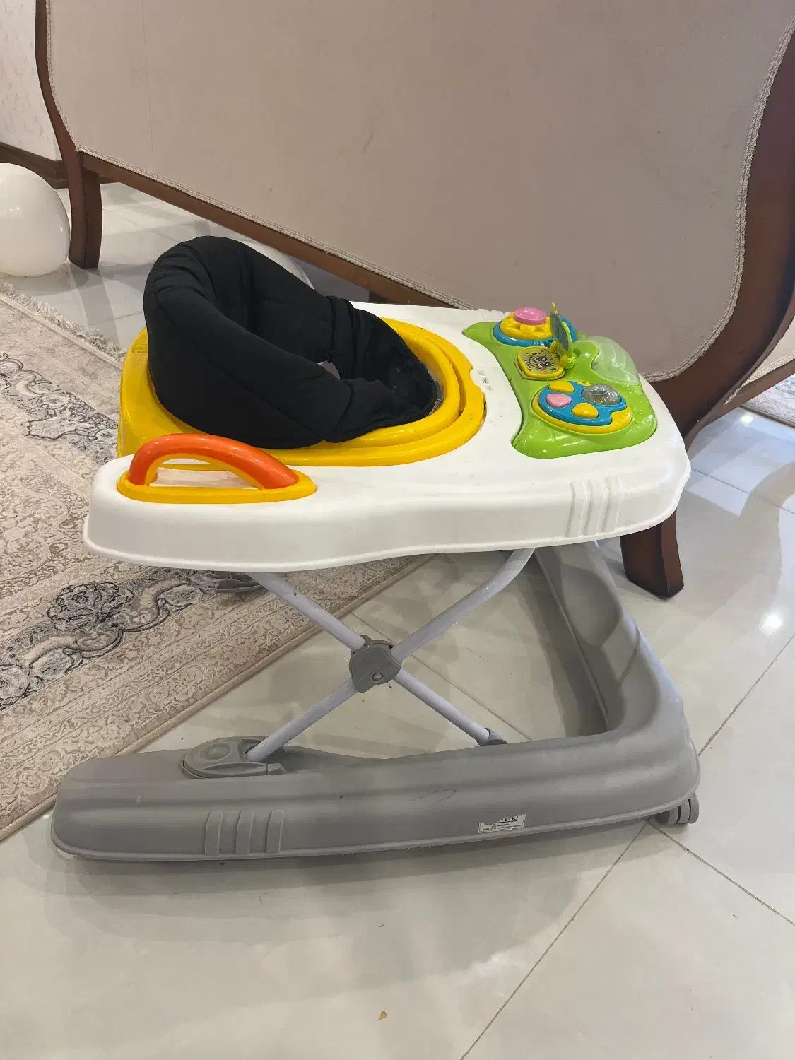 روروئک|اسباب و اثاث بچه|لاهیجان, شهرک سلمان فارسی|دیوار