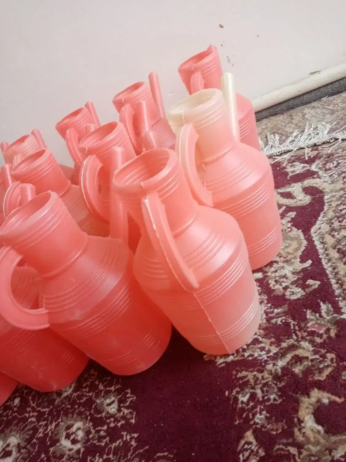 آفتابه کوچک|لوازم نظافت|خوی, |دیوار