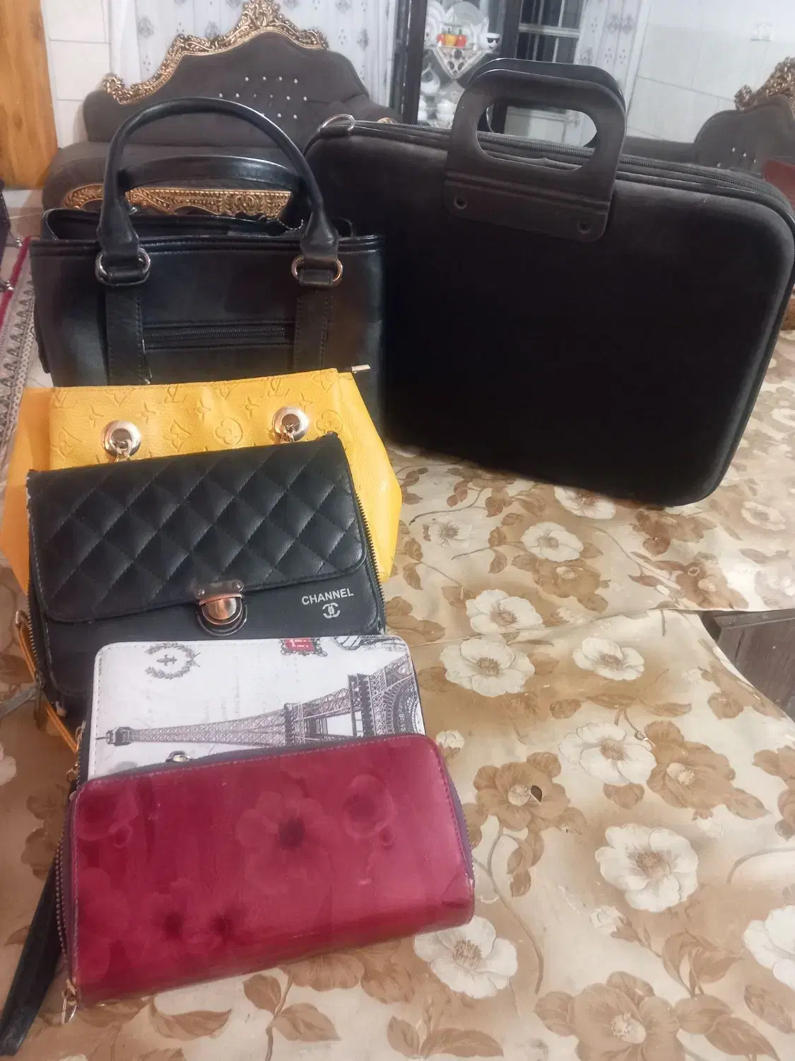 کیف|کیف، کفش، کمربند|کرمان, |دیوار