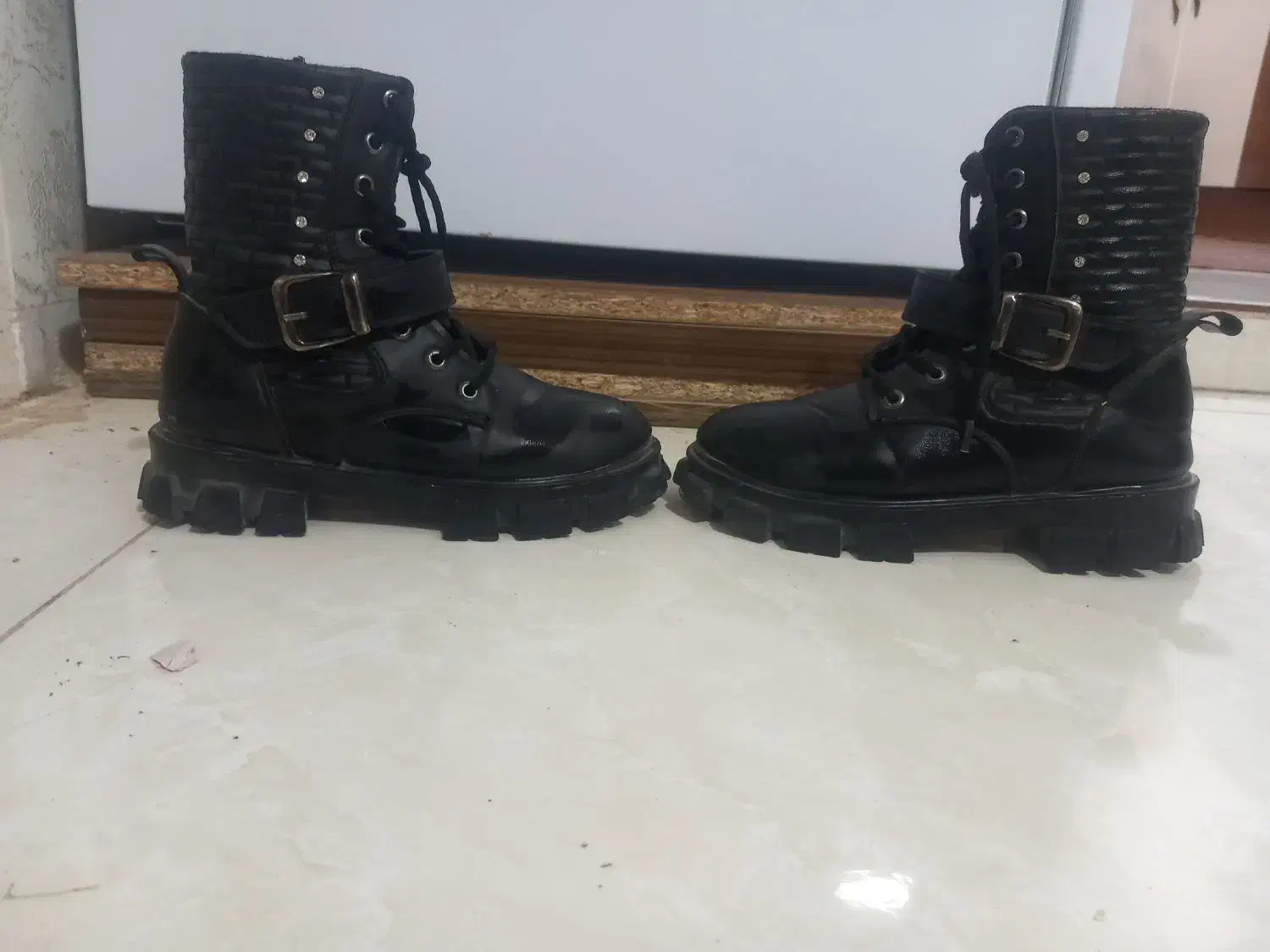 کفش|کیف، کفش، کمربند|سبزوار, غرب نیروگاه|دیوار