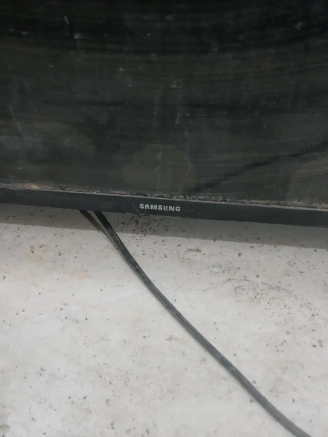 تلوزیون شکسته ۵۰اینچ|تلویزیون و پروژکتور|مشهد, مهدی آباد|دیوار