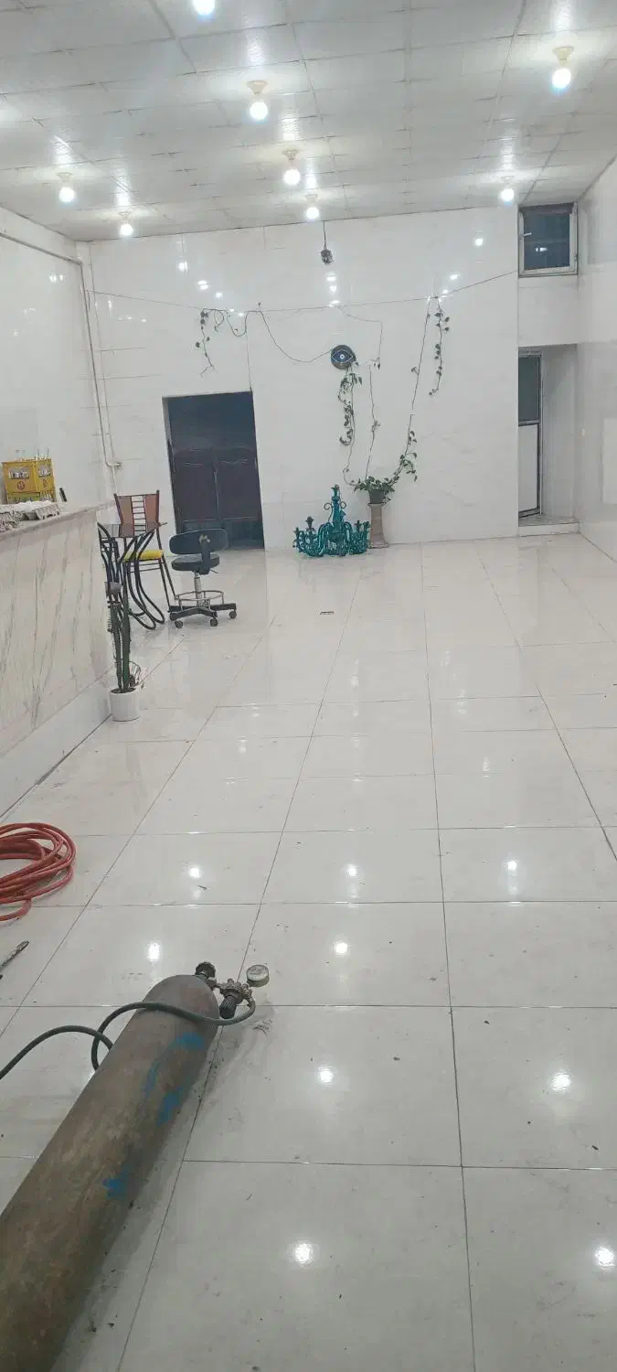 اجاره مغازه|اجارهٔ مغازه و غرفه|صومعه‌سرا, |دیوار