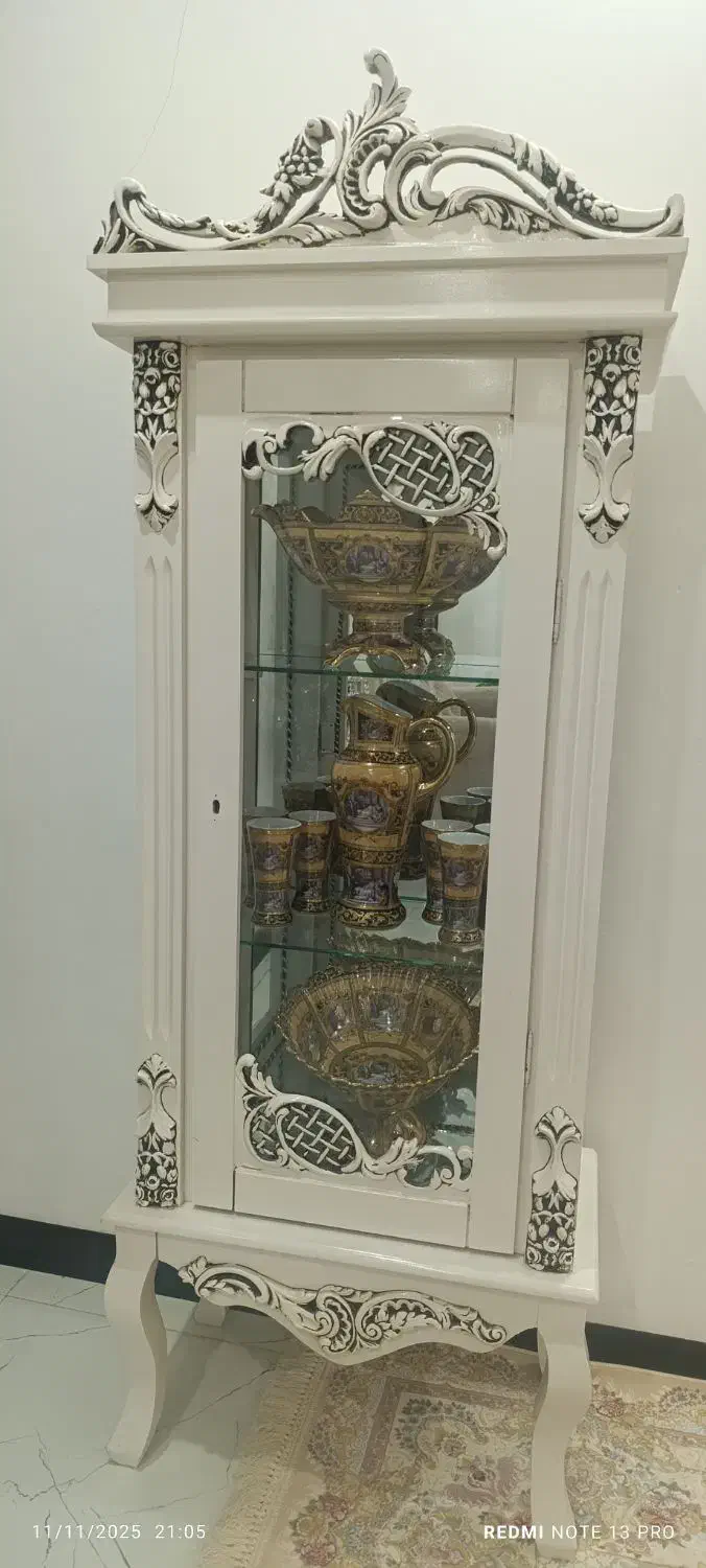 ویترین چوبی کاملا سالم و زیبا|بوفه، ویترین، کنسول|پرند, فاز ۳|دیوار