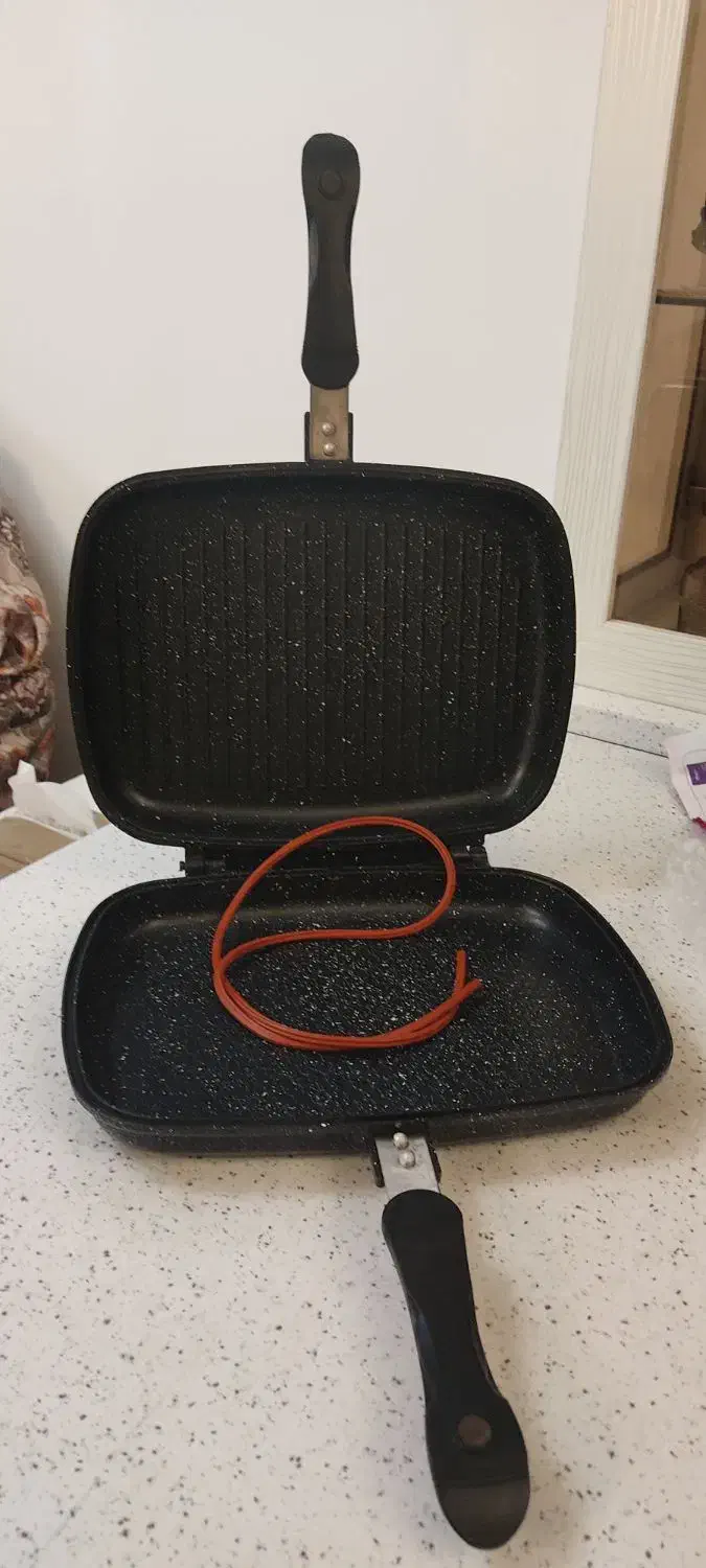 ماهی تابه دوطرفه|ظروف پخت‌وپز|تبریز, |دیوار