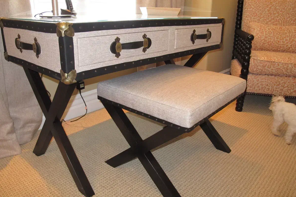 دکوری میز باز کمد بار میز سالن میز آرایش صندوق چرم|مبلمان خانگی و میز عسلی|تهران, بازار|دیوار