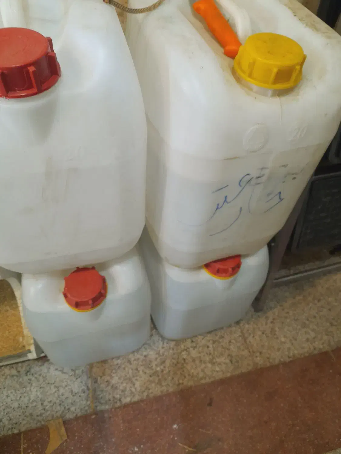 دبه ۲۰ لیتری|ظروف نگهدارنده، پلاستیکی، یک‌بارمصرف|تهران, افسریه جنوبی|دیوار