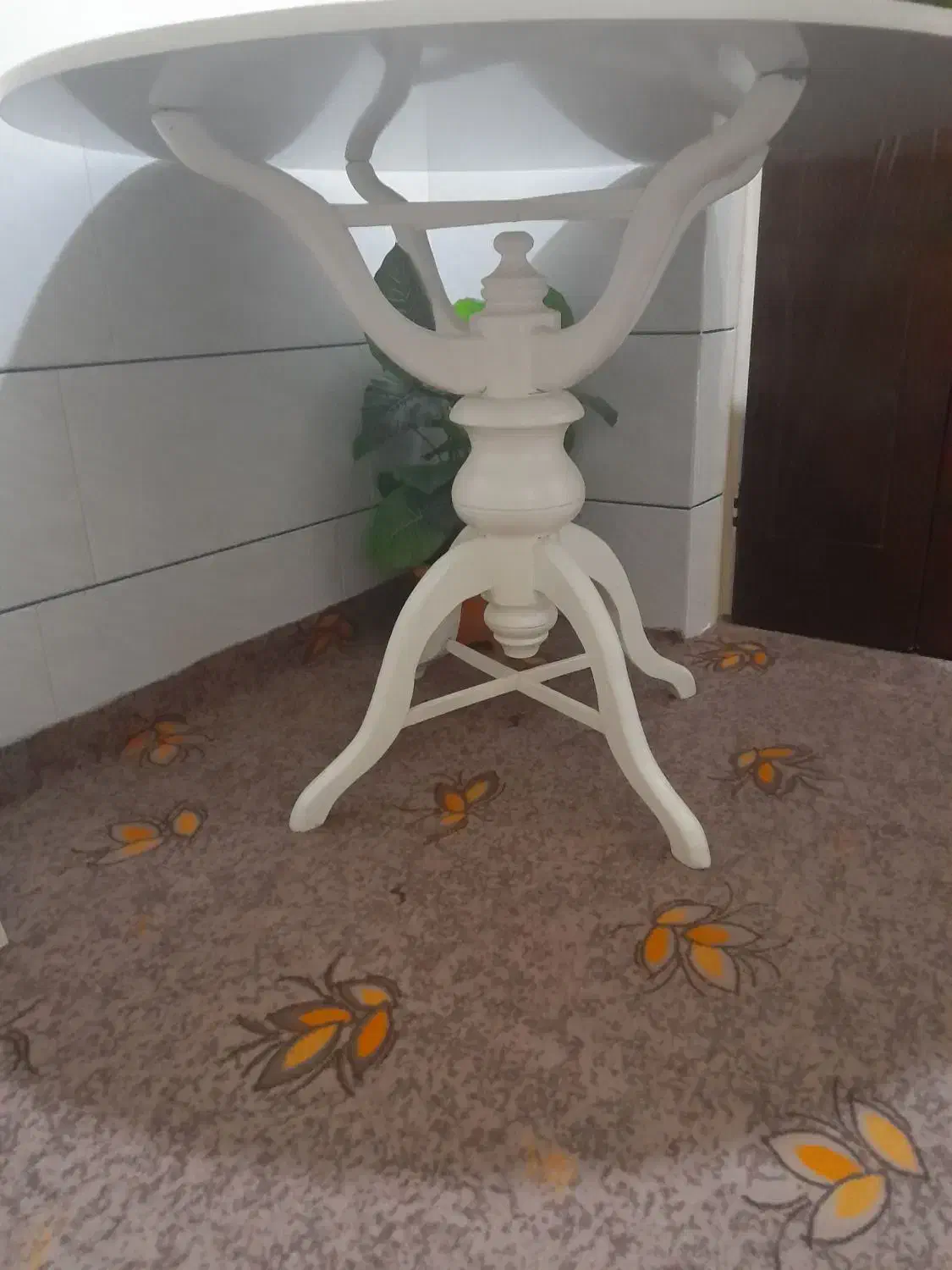 میز گرد|میز و صندلی غذاخوری|اصفهان, سرشبادران|دیوار