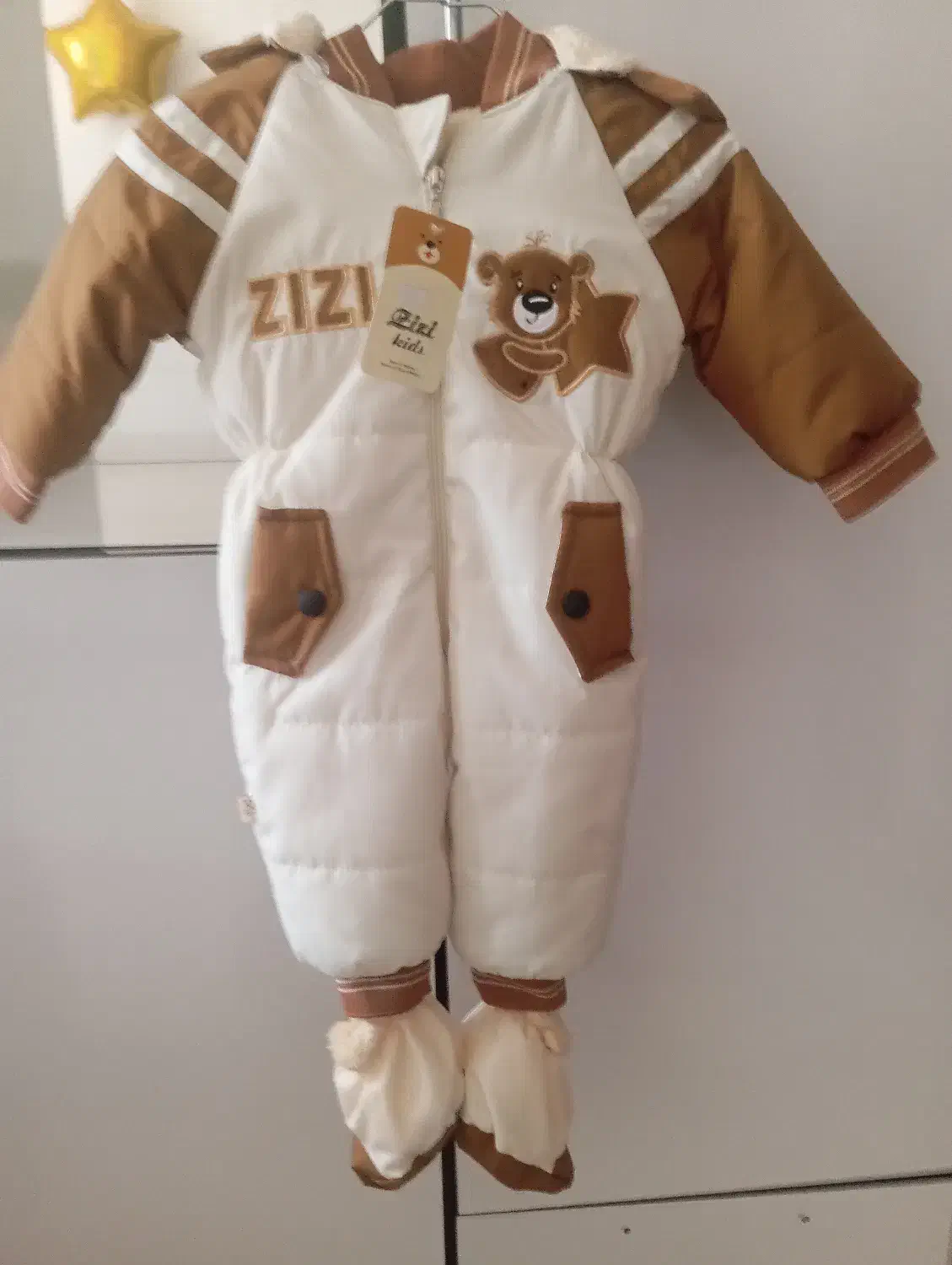 لباس بچه|کفش و لباس بچه|دوگنبدان, |دیوار