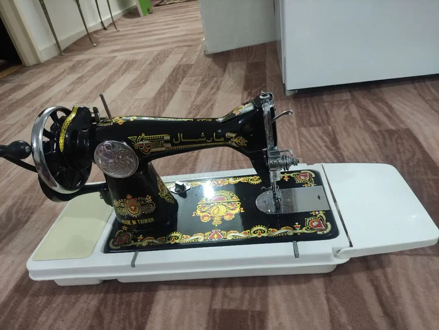 چرخ خیاطی قدیمی|چرخ خیاطی و ریسندگی|مراغه, |دیوار