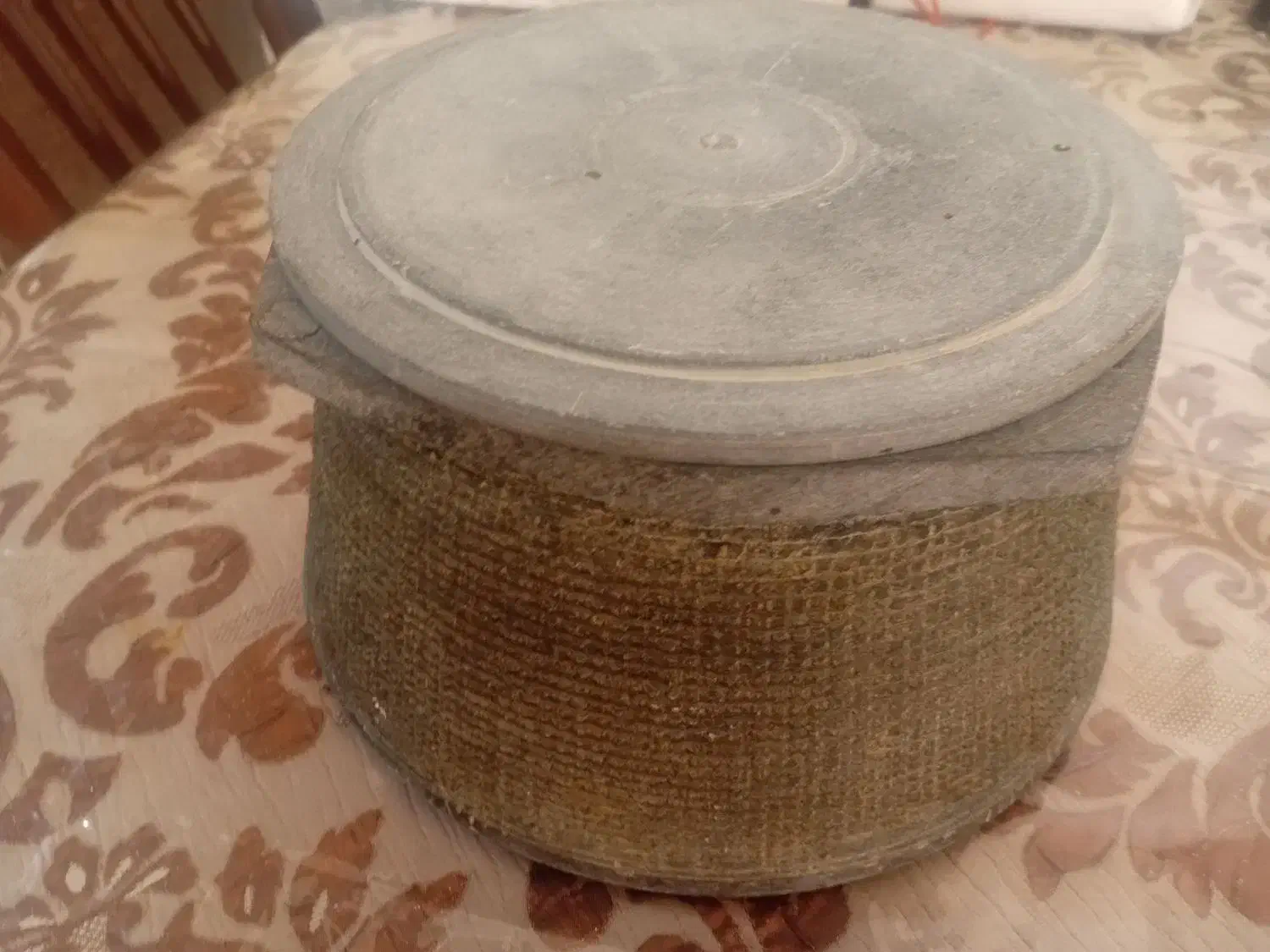 قابلمه سنگی  بزرگ ۸نفره تو انباری بوده|ظروف پخت‌وپز|فردیس, منظریه|دیوار