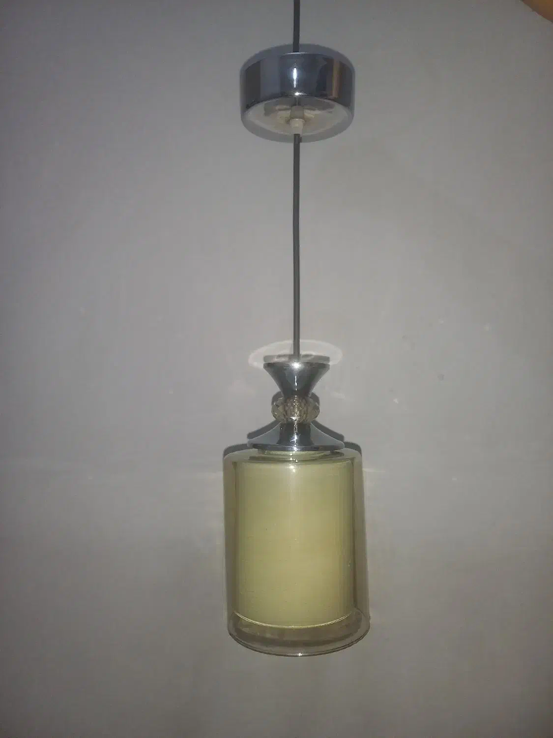 لوستر تک شعله|لوستر و چراغ آویز|اسلام‌شهر, شهرک طالقانی|دیوار