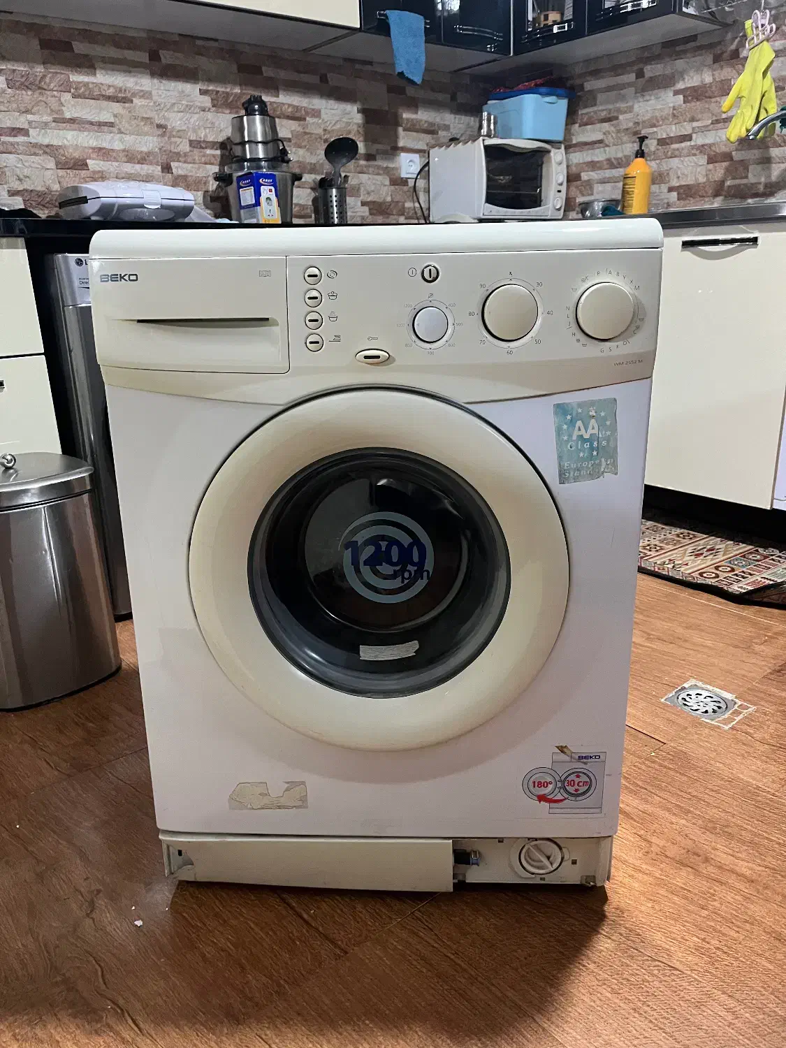 لباسشویی اتوماتیک|ماشین لباسشویی و خشک‌کن لباس|صدرا-فارس, فاز ۱|دیوار