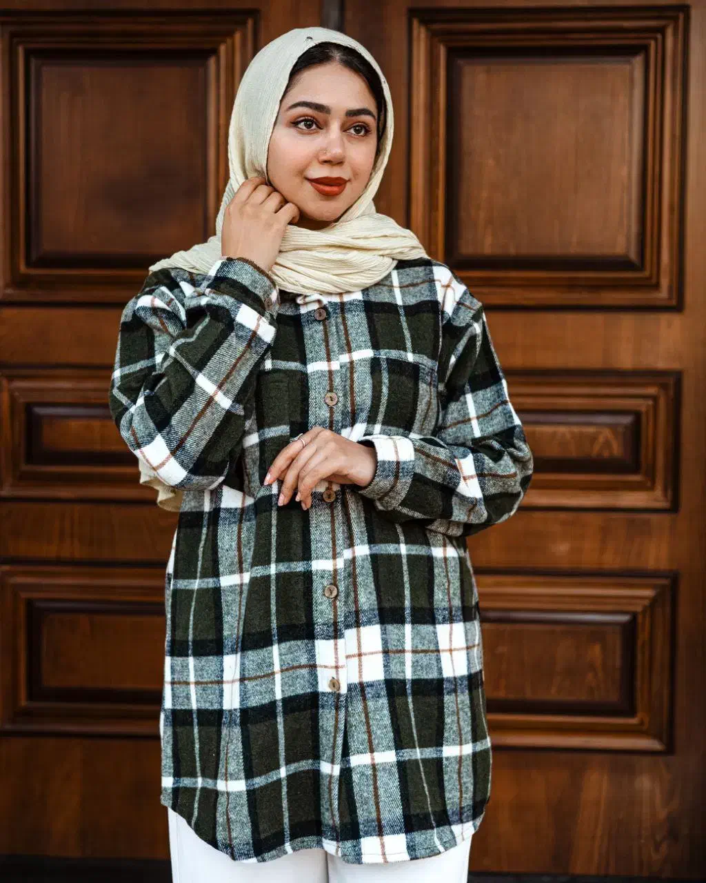 شکت  چهار  خونه|لباس|رشت, دروازه لاکان|دیوار