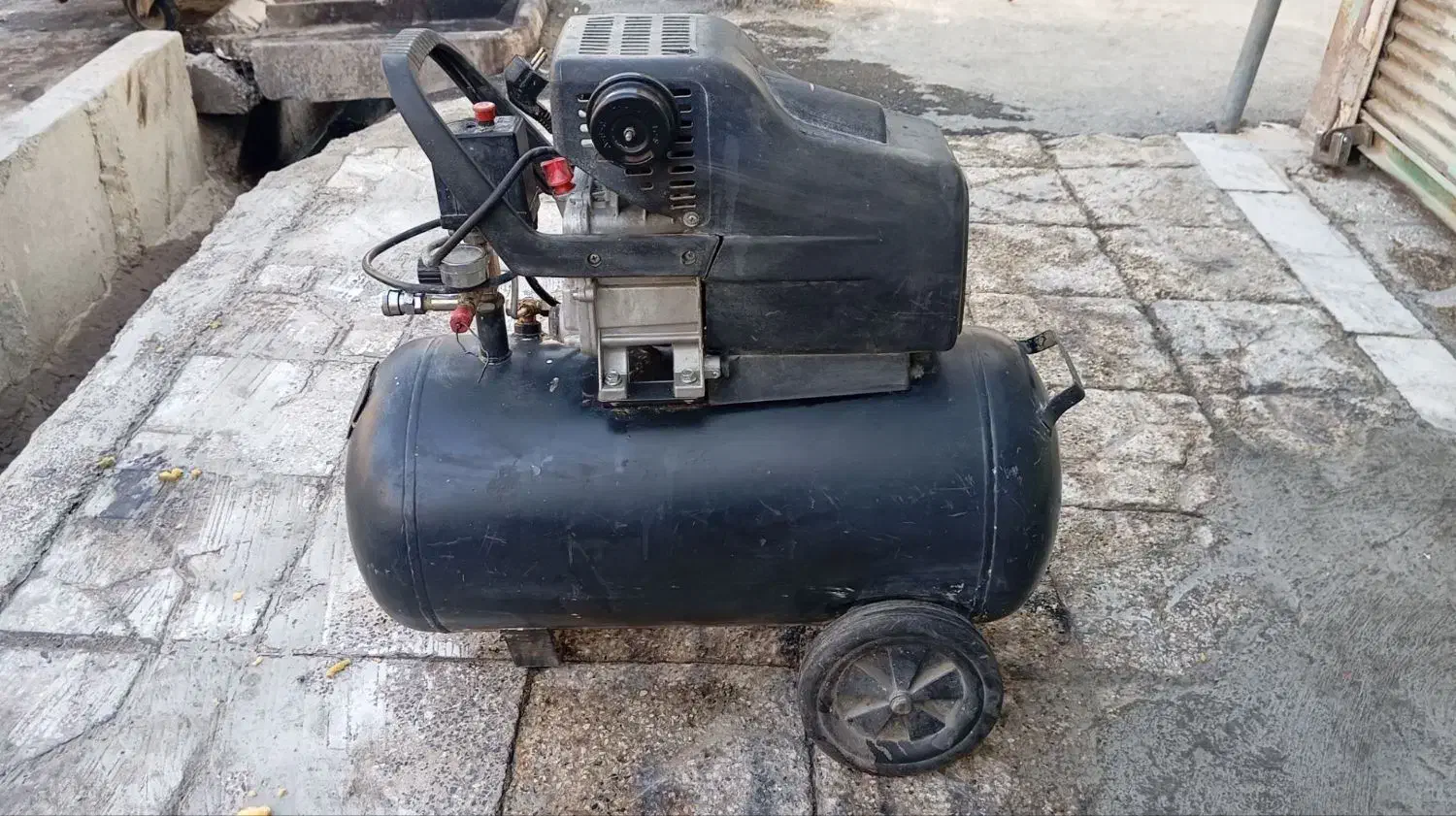 پمپ باد ۵۰ لیتری|ابزارآلات|رباط‌کریم, الارد|دیوار