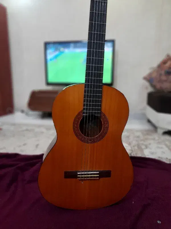 گیتار یاماها c40|گیتار، بیس، امپلیفایر|رشت, پستک|دیوار