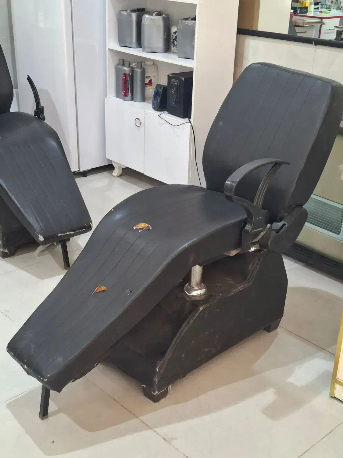 لوازم آرایشگاهی|آرایشگاه و سالن‌های زیبایی|خوی, |دیوار