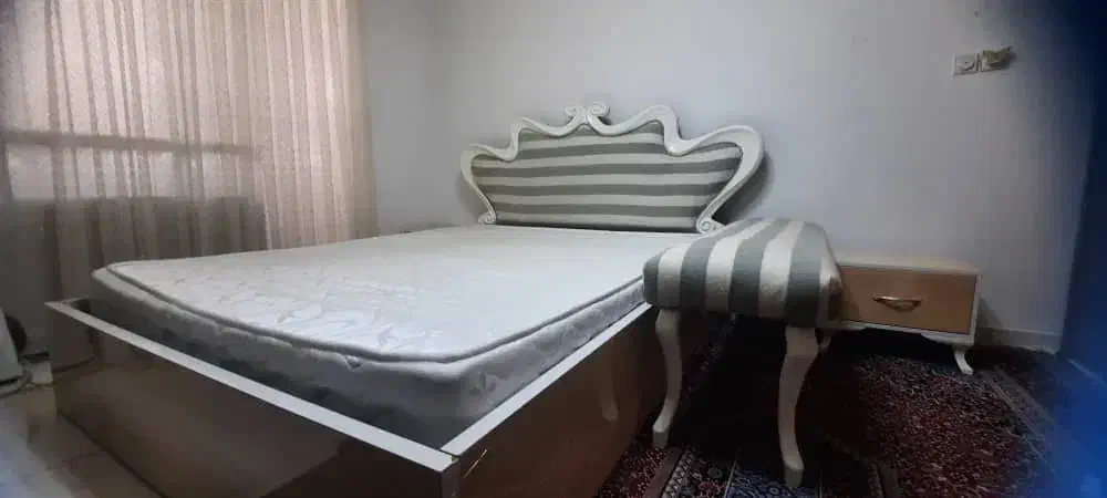 تخت دونفره MDF هایکلاس تمیز در حد نو|تخت و سرویس خواب|لاهیجان, شهرک سلمان فارسی|دیوار