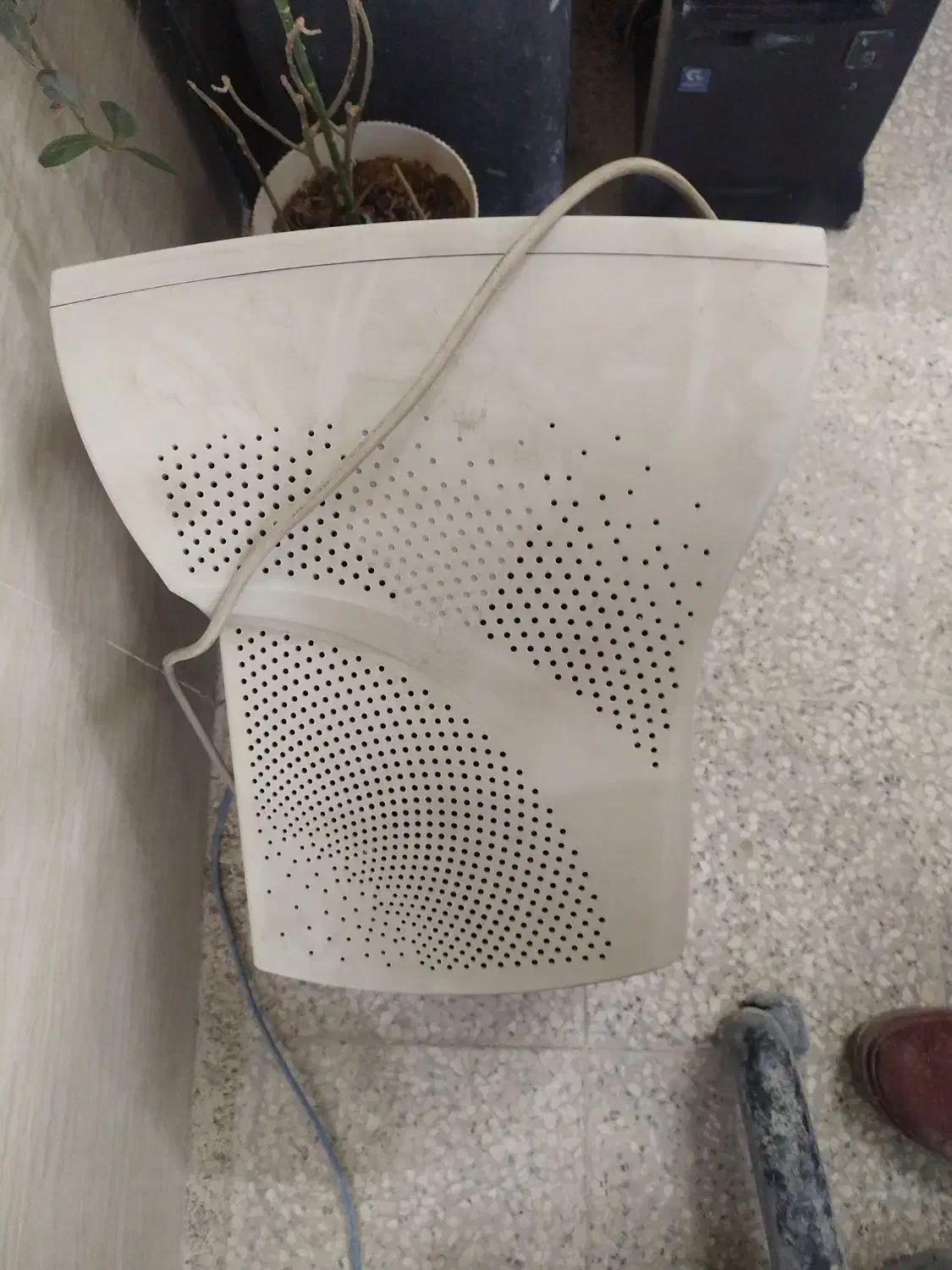 مانیتور قدیمی ال جی سالم|قطعات و لوازم جانبی رایانه|شیراز, شهرک صنعتی شیراز|دیوار