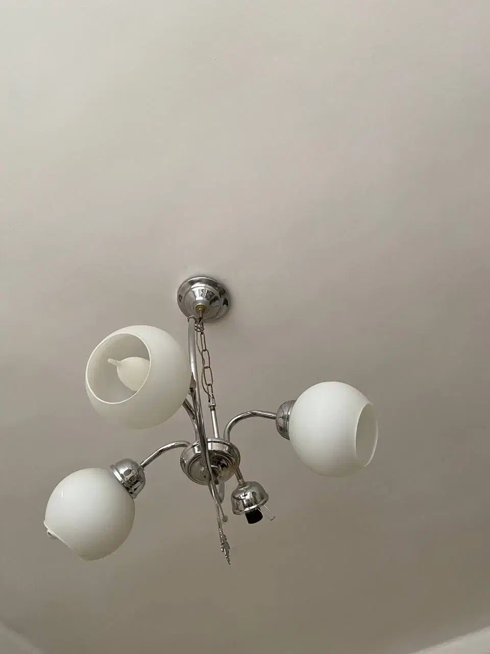 لوستر ۴ شعله ۱۵۰ هزار تومن|لوستر و چراغ آویز|ارومیه, |دیوار