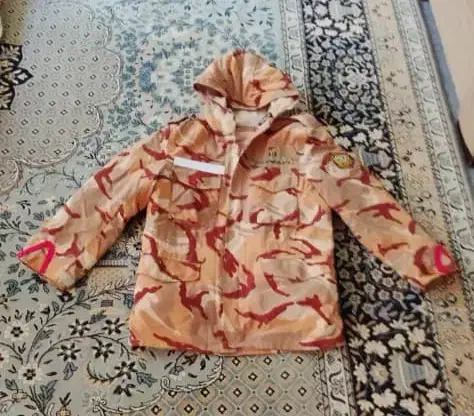 کاپش نظامی ( وزارت دفاع)|لباس|شاهین‌شهر, گرگاب|دیوار